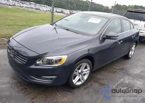 2015 Volvo S60 T5 Platinum z USA, uszkodzony, nr VIN YV1612TM6F2354162